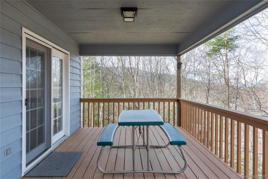 8 Tree Top Place Black Mountain NC 28711