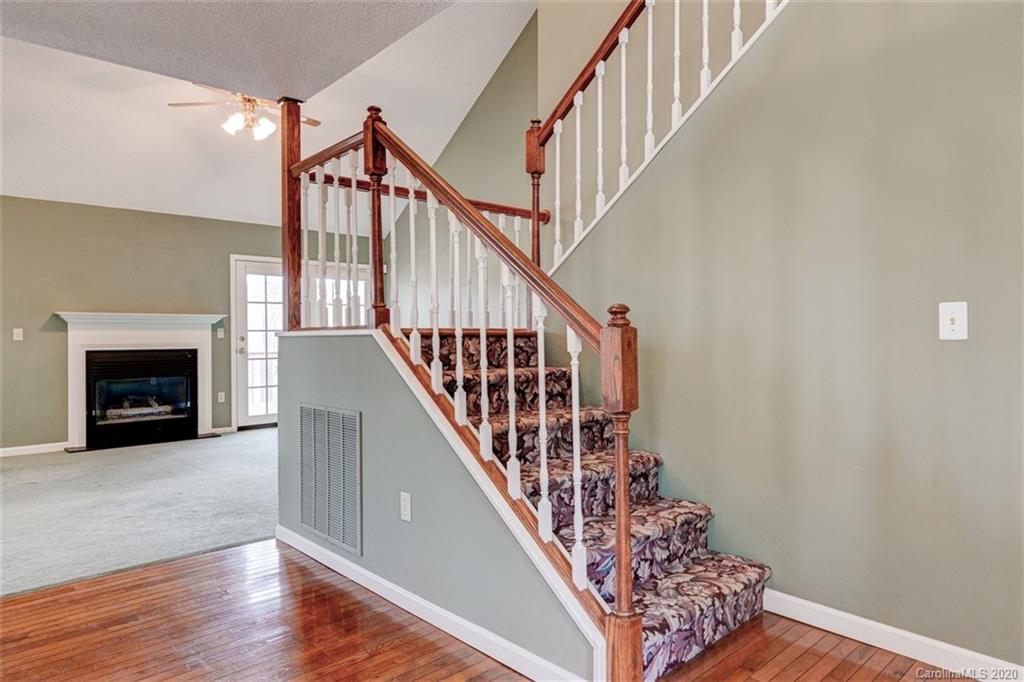 8 Tree Top Place Black Mountain NC 28711