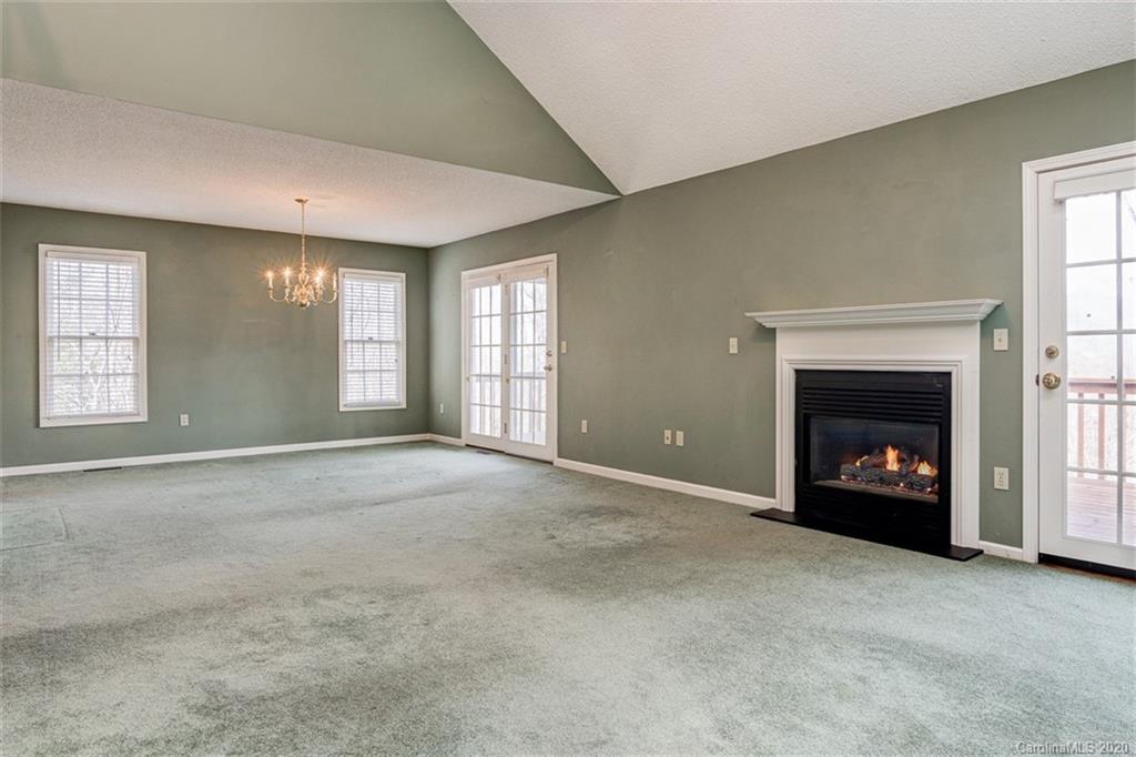 8 Tree Top Place Black Mountain NC 28711