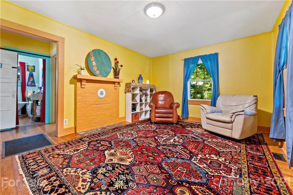 107 Gibbs Street Swannanoa NC 28778