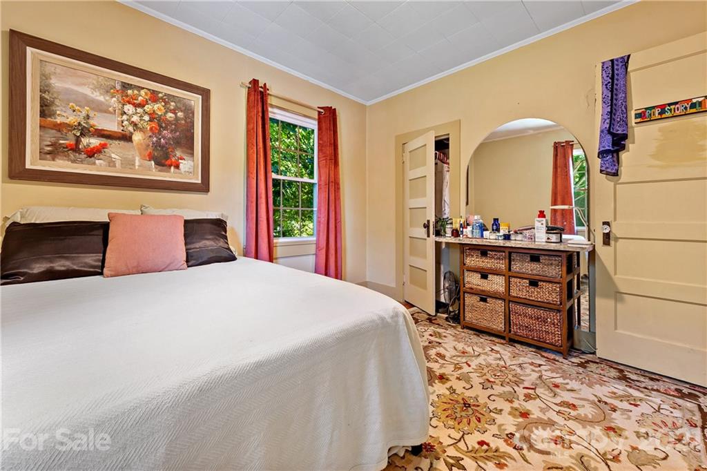 107 Gibbs Street Swannanoa NC 28778