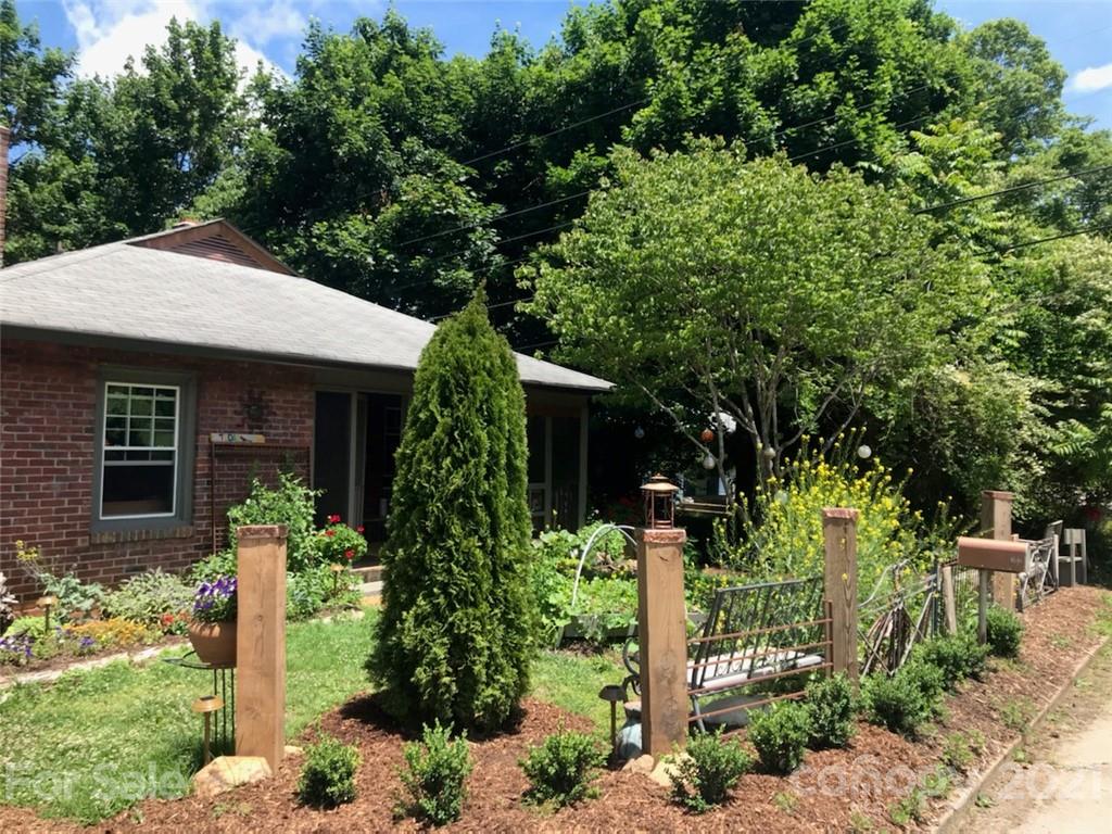 107 Gibbs Street Swannanoa NC 28778