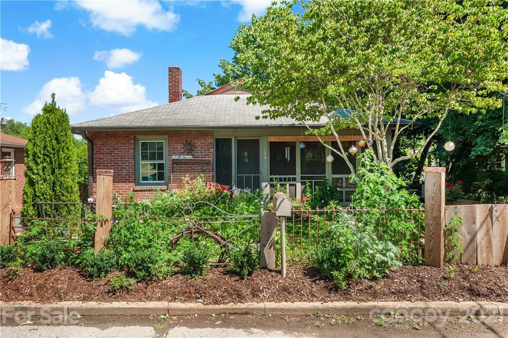 107 Gibbs Street Swannanoa NC 28778