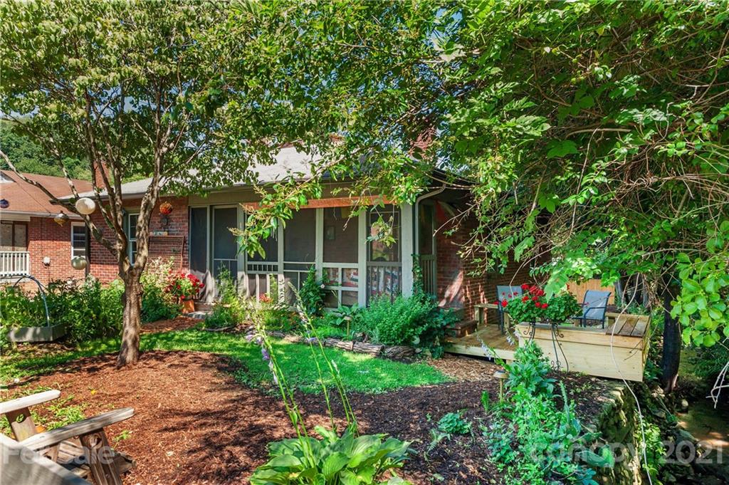 107 Gibbs Street Swannanoa NC 28778