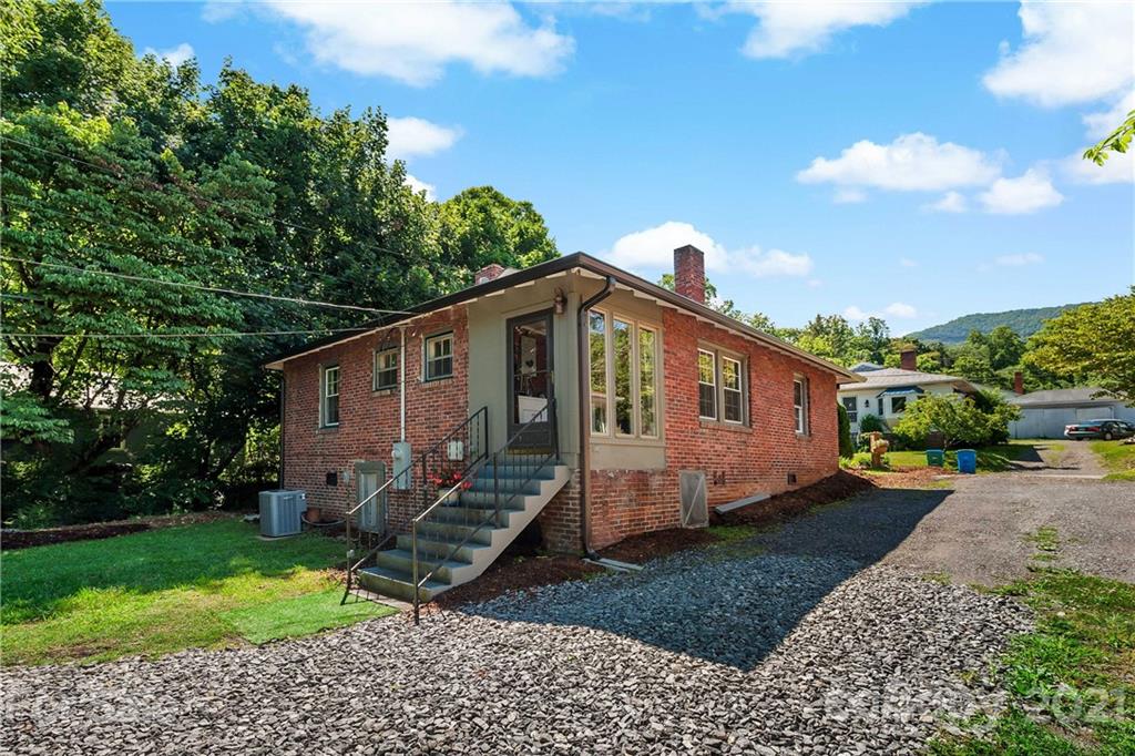 107 Gibbs Street Swannanoa NC 28778