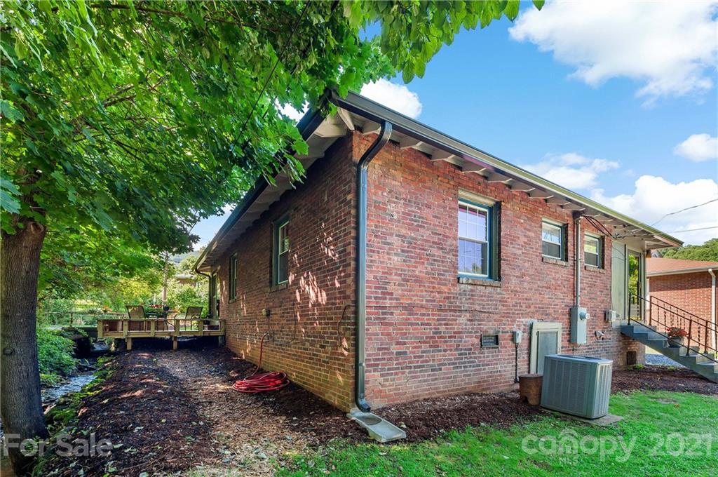 107 Gibbs Street Swannanoa NC 28778