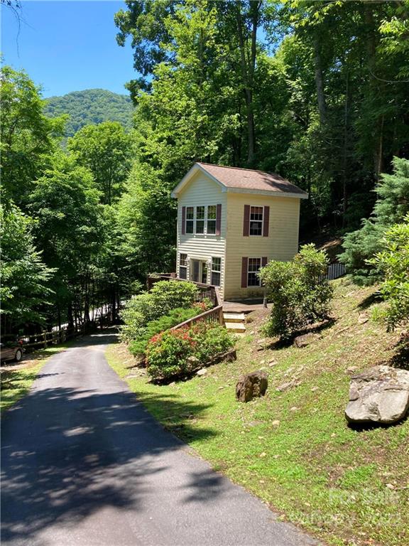 160 Flying Hawk Trail Waynesville NC 28786