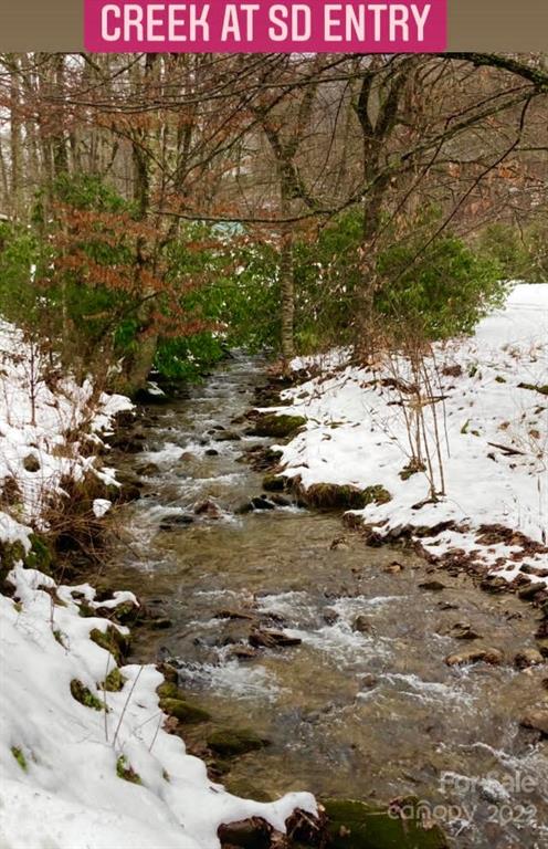160 Flying Hawk Trail Waynesville NC 28786