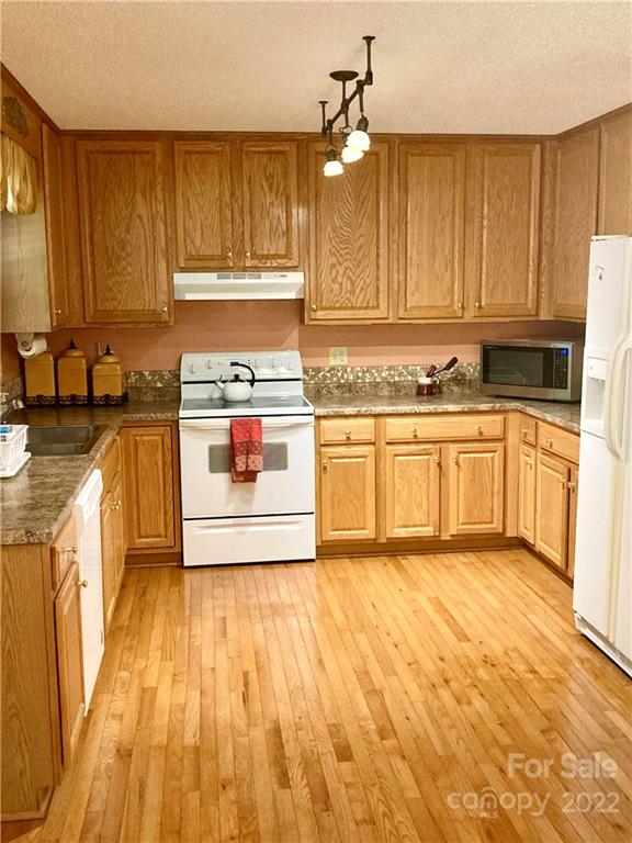 160 Flying Hawk Trail Waynesville NC 28786