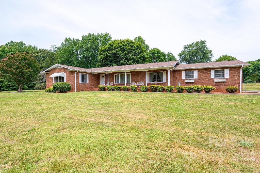 1009 Sprucewood Lane Newton NC 28658