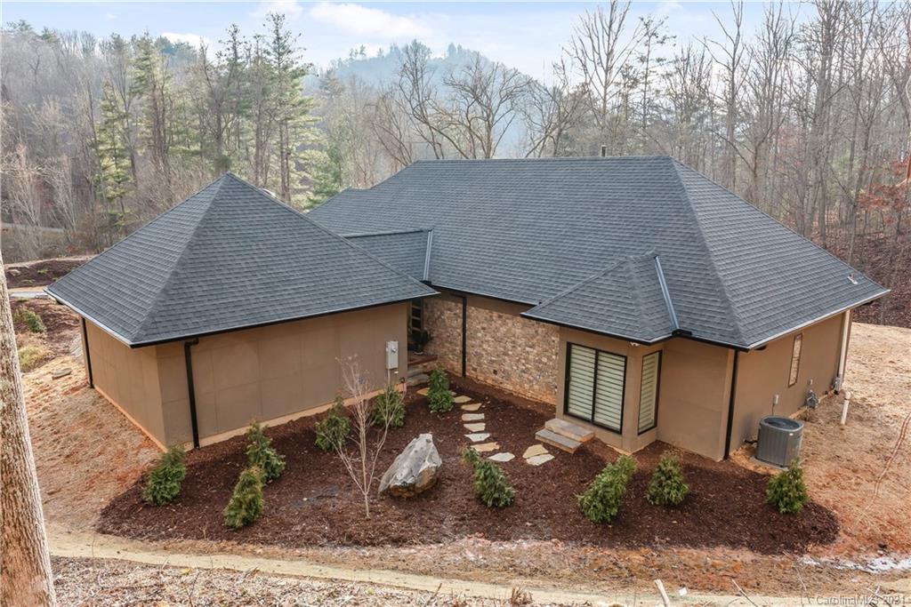 14 Starling Pass Asheville NC 28804