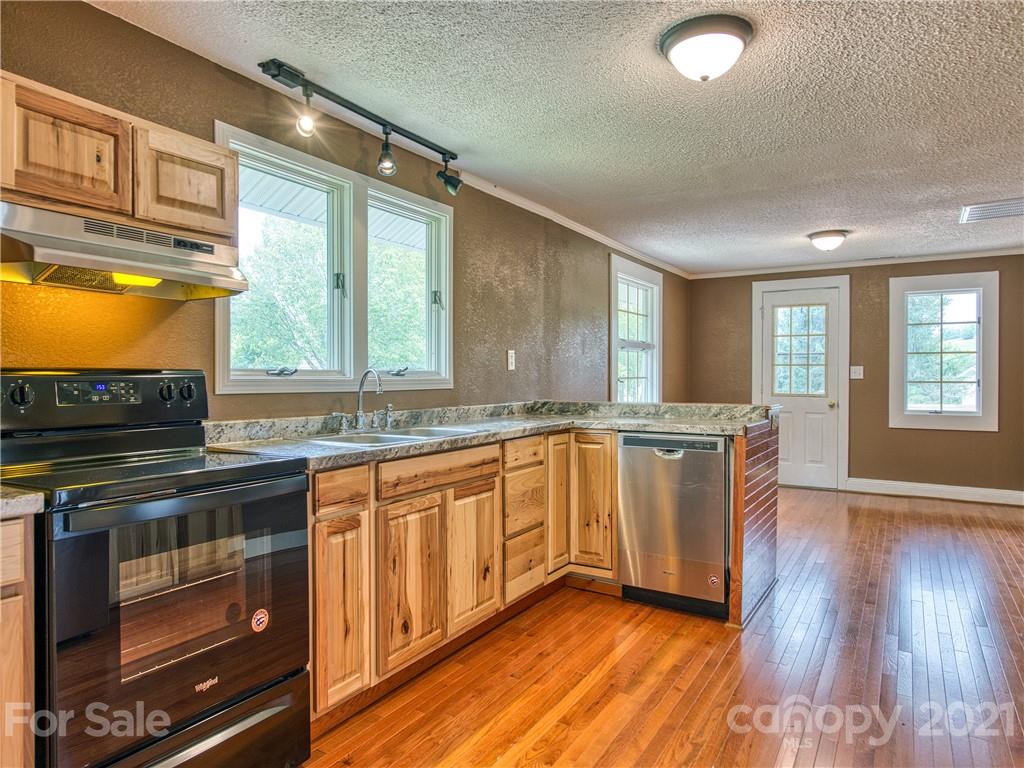 6 Glade Way Waynesville NC 28785