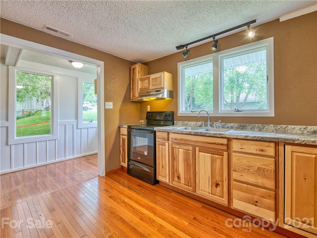6 Glade Way Waynesville NC 28785