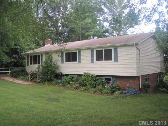 2051 Colonial Lane Hickory NC 28601