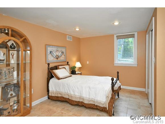 9 Baird Lane Asheville NC 28804