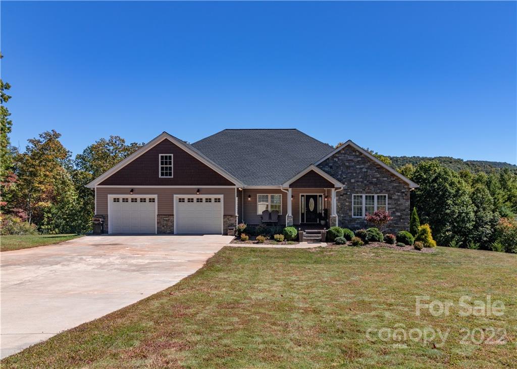 486 White Fawn Drive Spruce Pine NC 28777