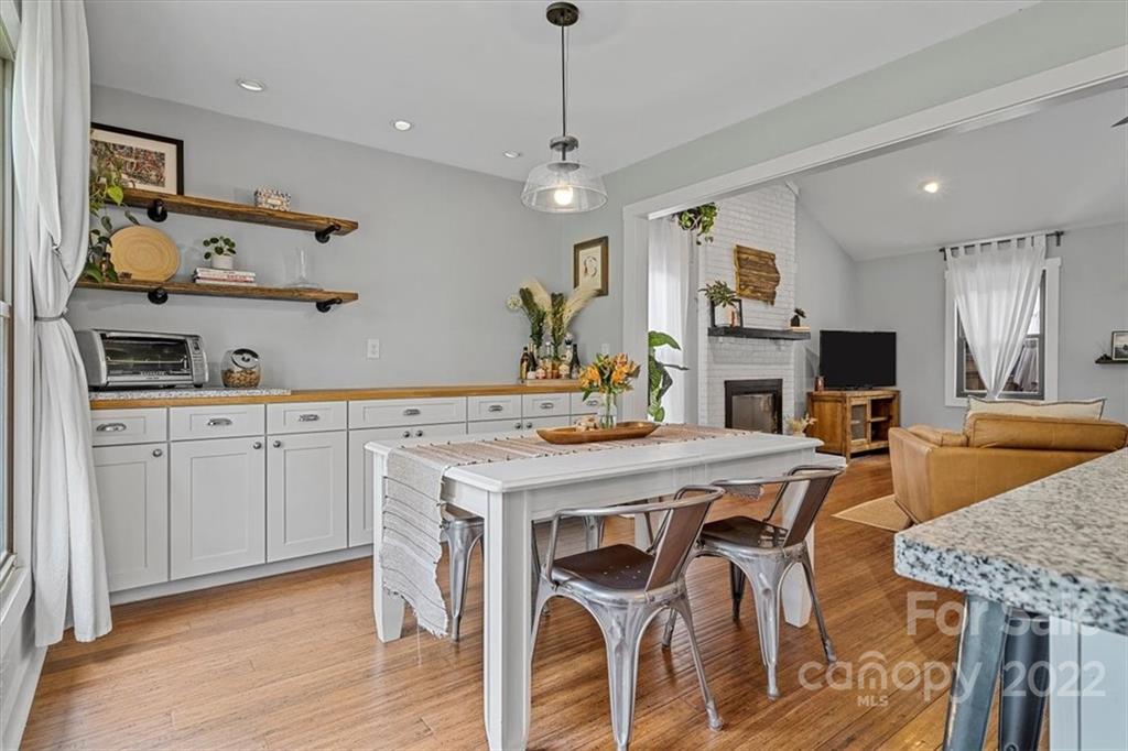 1008 Country Place Drive Matthews NC 28105