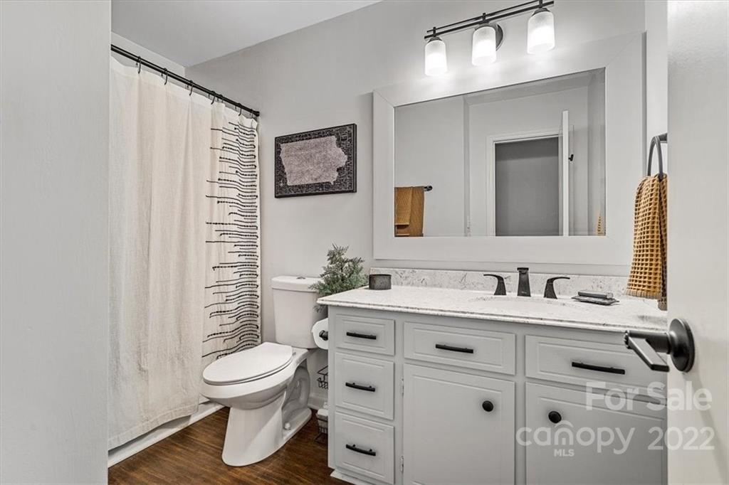 1008 Country Place Drive Matthews NC 28105