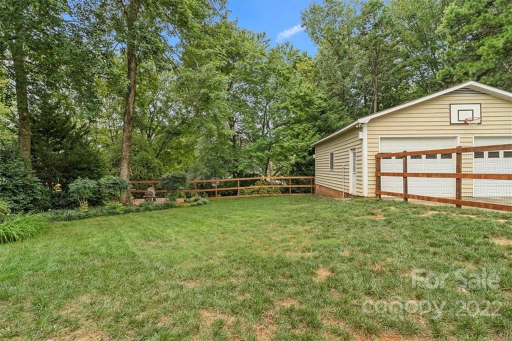 1008 Country Place Drive Matthews NC 28105