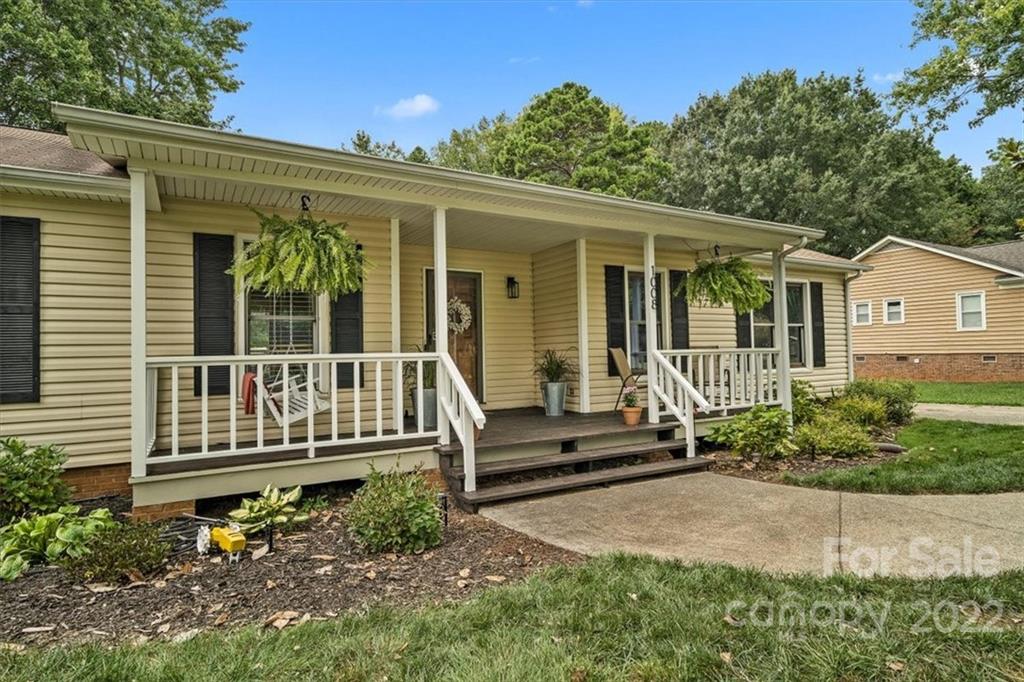 1008 Country Place Drive Matthews NC 28105