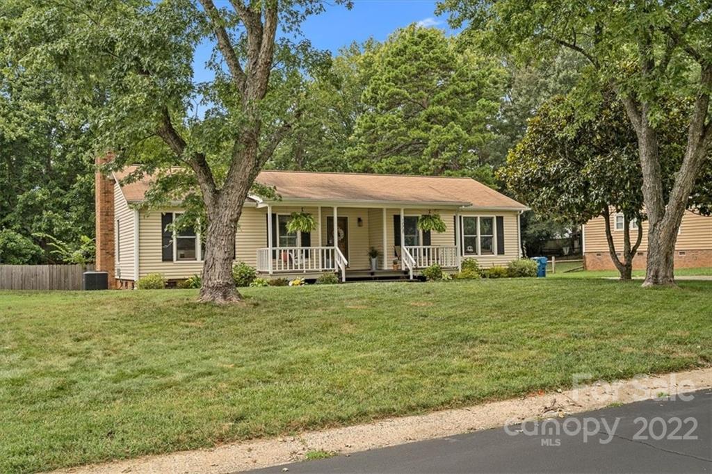 1008 Country Place Drive Matthews NC 28105