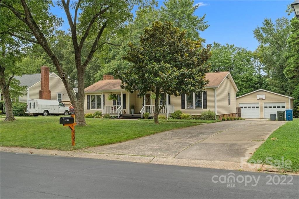 1008 Country Place Drive Matthews NC 28105