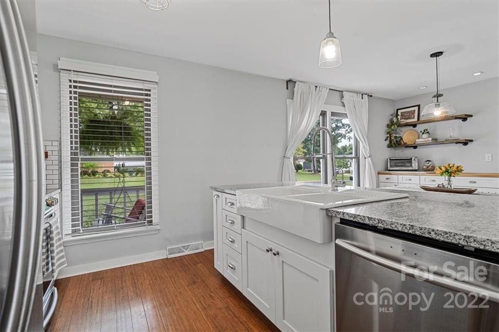 1008 Country Place Drive Matthews NC 28105