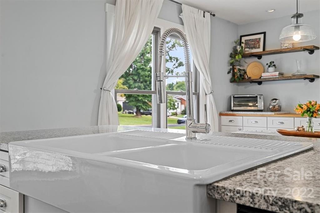 1008 Country Place Drive Matthews NC 28105