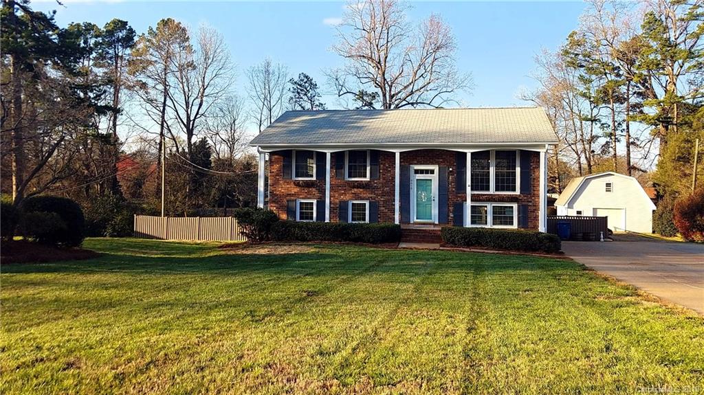8615 Larchmont Circle Charlotte NC 28214