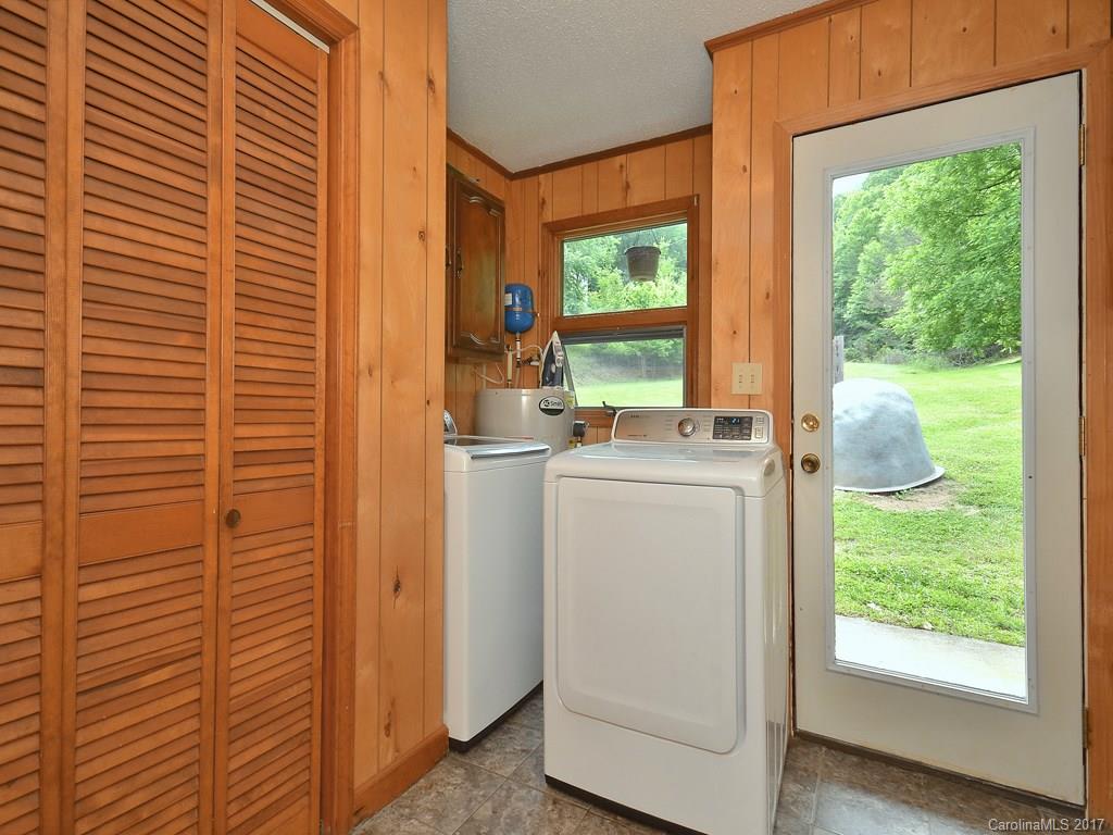 16 Leslie Lane Canton NC 28716