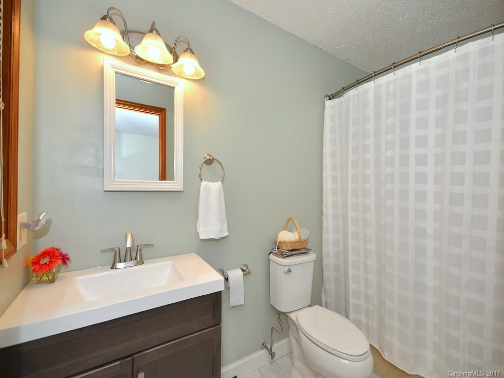 16 Leslie Lane Canton NC 28716