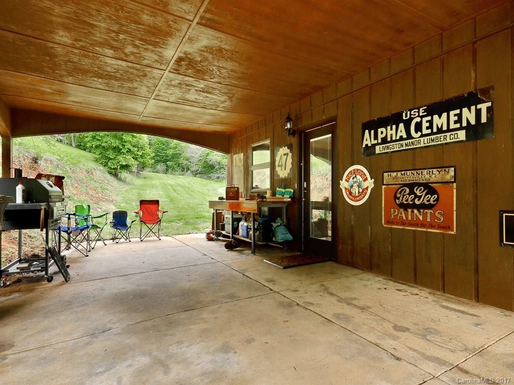 16 Leslie Lane Canton NC 28716