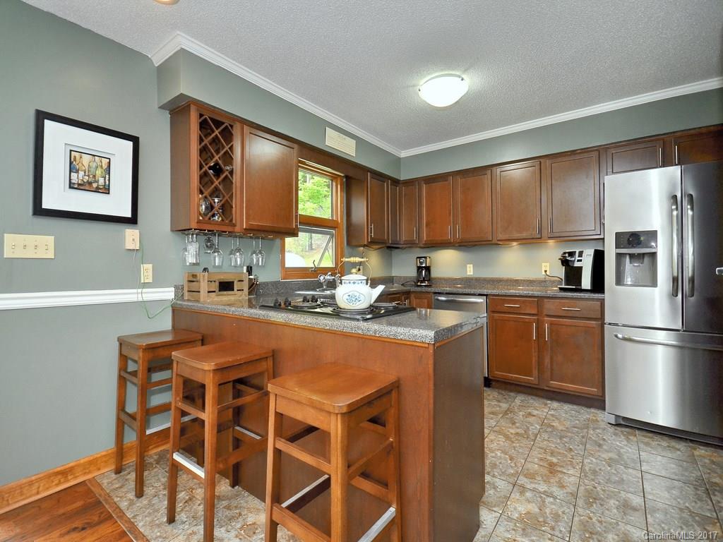 16 Leslie Lane Canton NC 28716