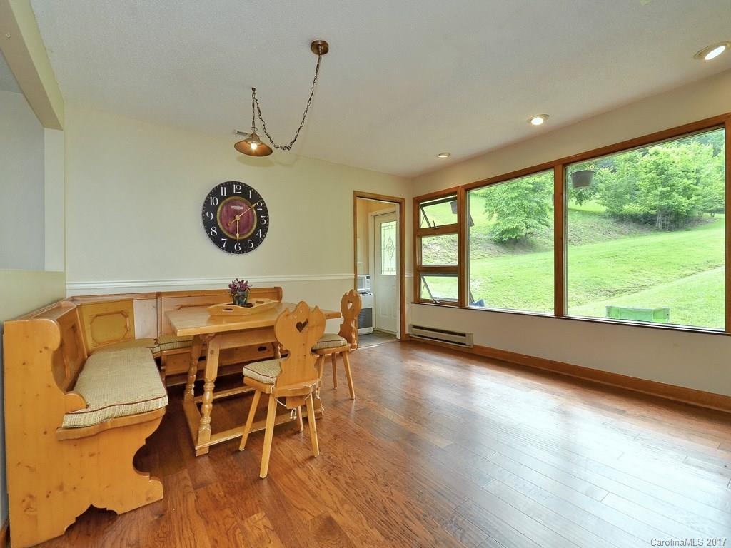 16 Leslie Lane Canton NC 28716