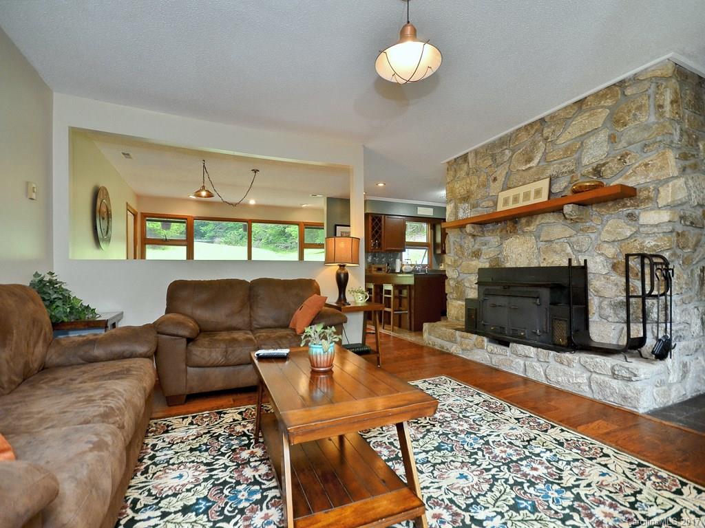16 Leslie Lane Canton NC 28716