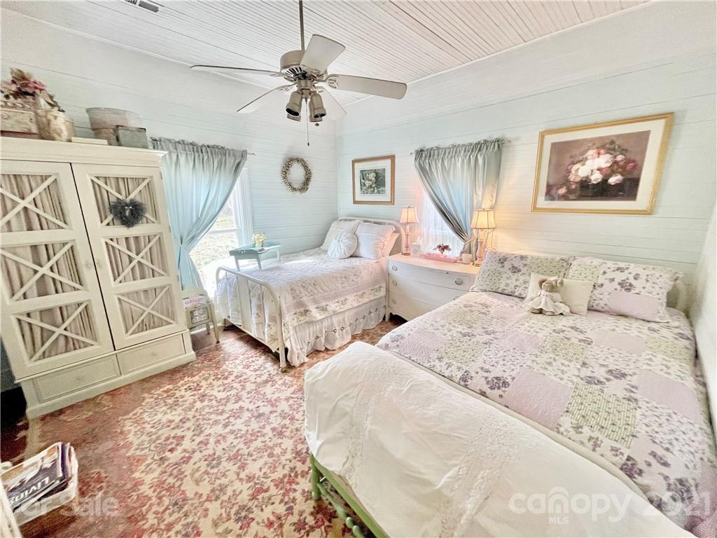 71 Salisbury Avenue Old Fort NC 28762