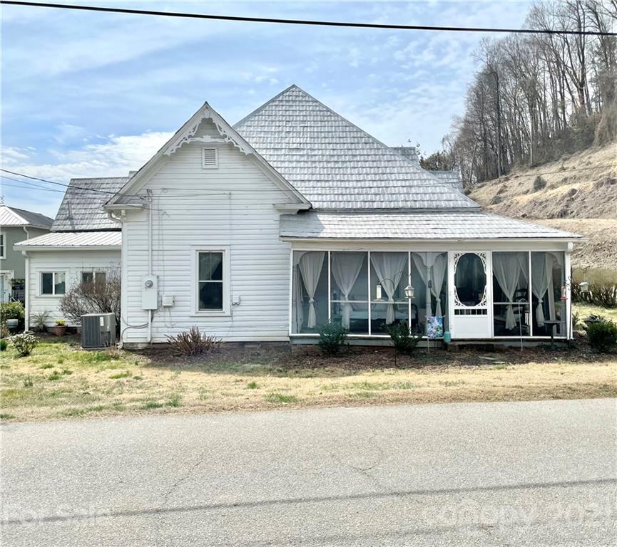 71 Salisbury Avenue Old Fort NC 28762