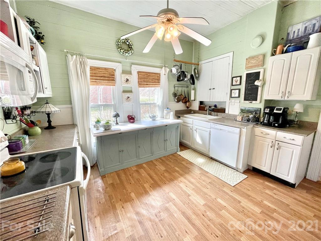 71 Salisbury Avenue Old Fort NC 28762