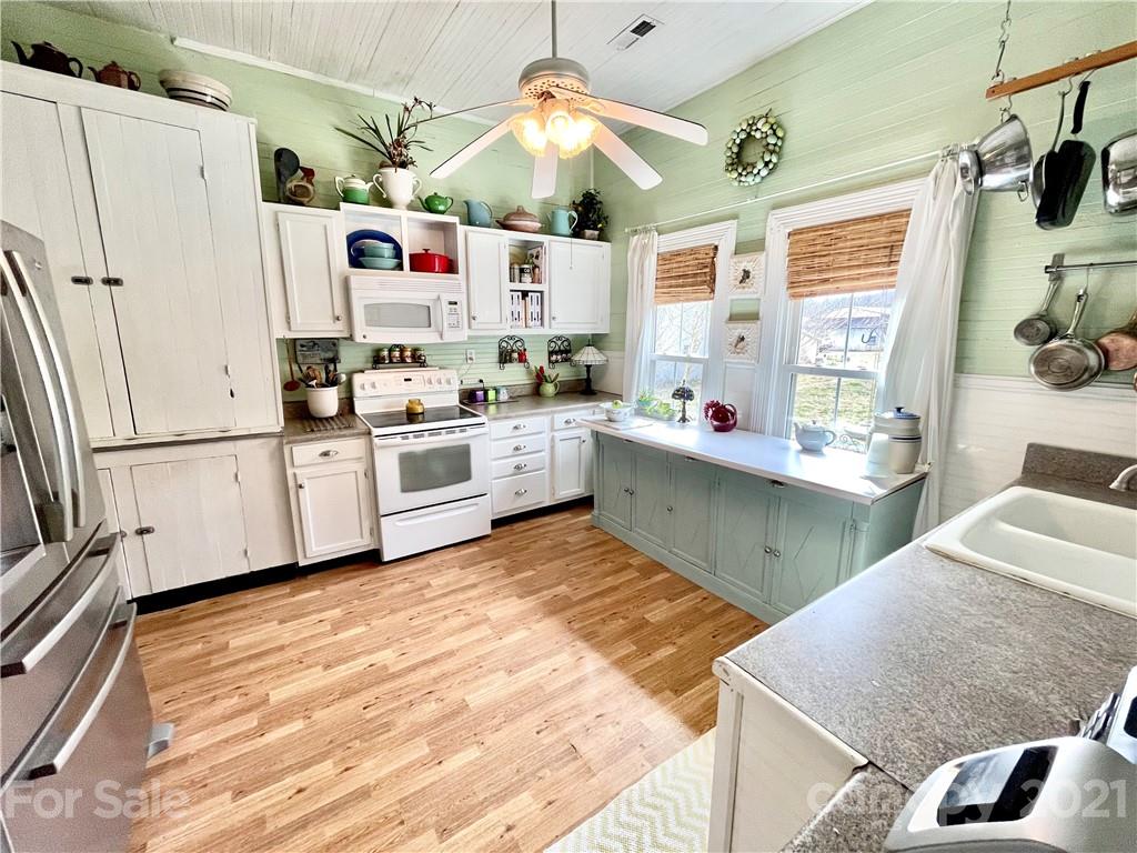 71 Salisbury Avenue Old Fort NC 28762