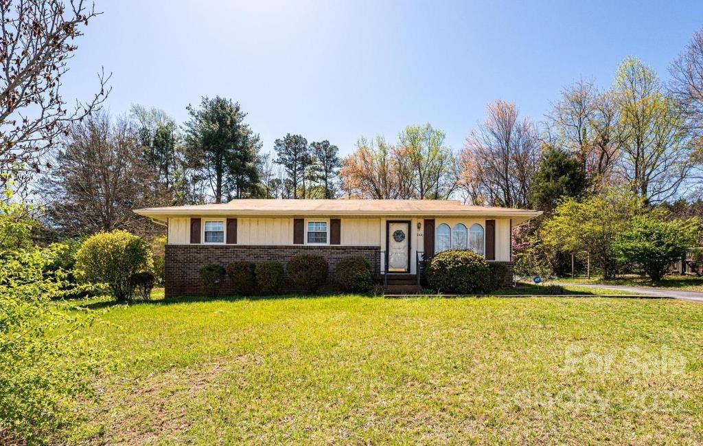 2420 22nd Avenue NE Hickory NC 28601