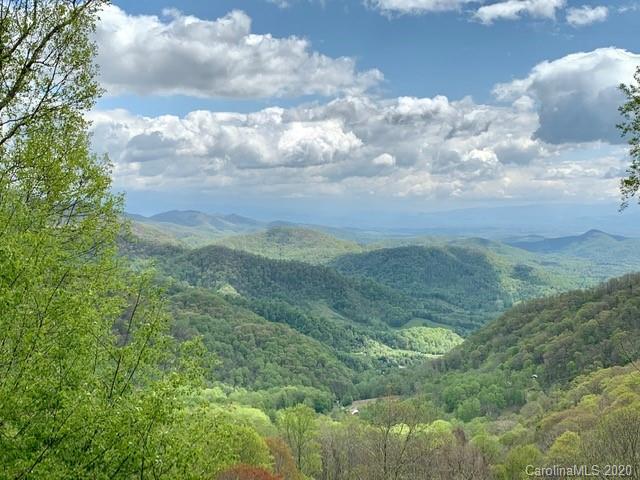 9 Mount Soma Boulevard Clyde NC 28721