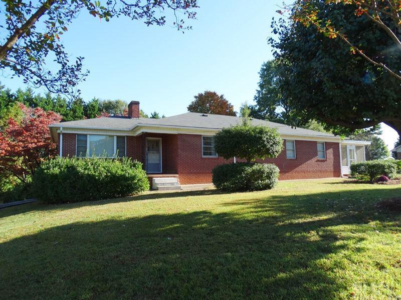 483 13th Avenue NE Hickory NC 28601