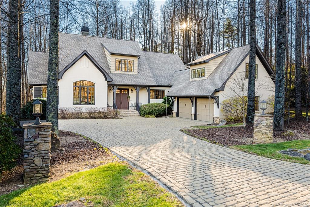 328 Pinnacle Peak Lane Flat Rock NC 28731