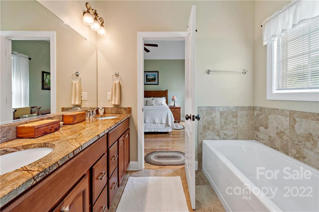 2405 Riceville Road Asheville NC 28805