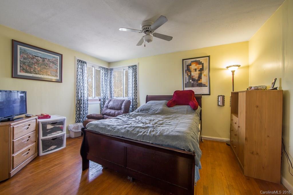 97 Maple Avenue Candler NC 28715
