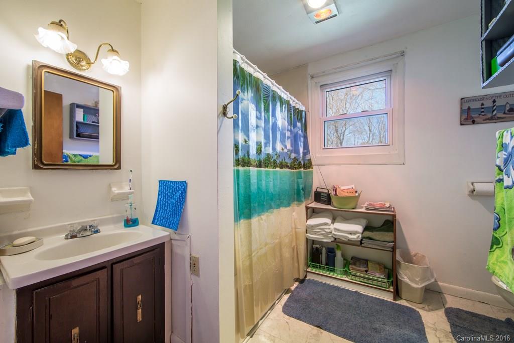 97 Maple Avenue Candler NC 28715