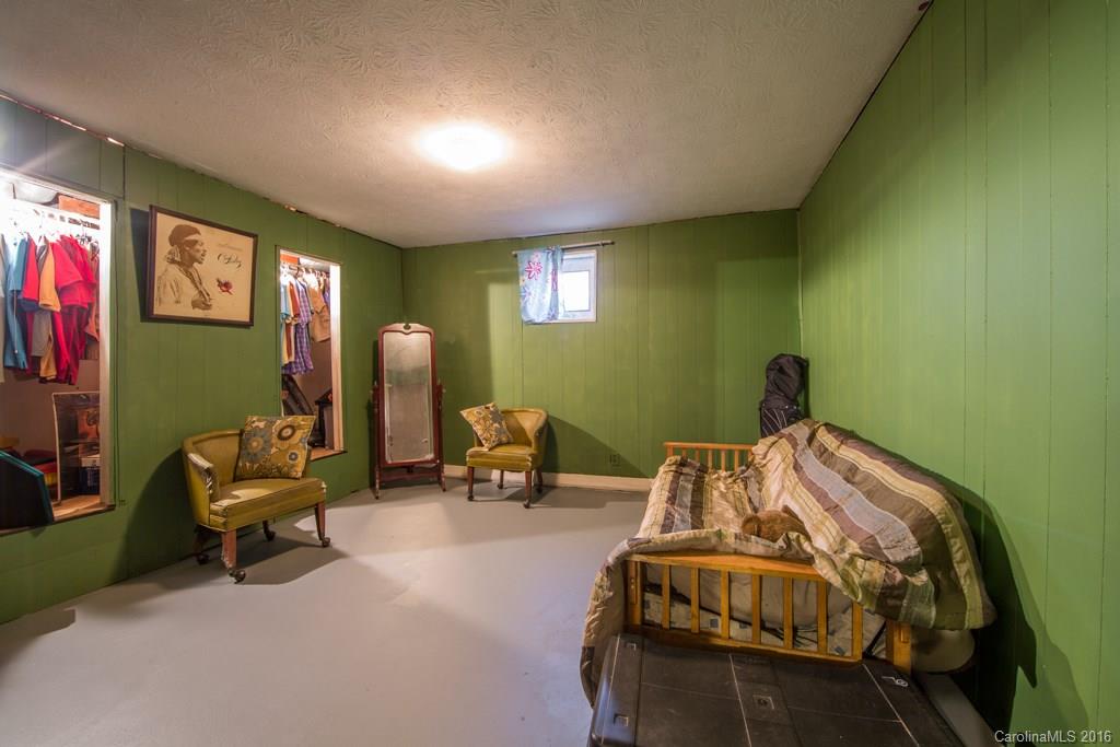 97 Maple Avenue Candler NC 28715