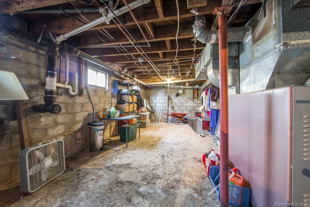 97 Maple Avenue Candler NC 28715