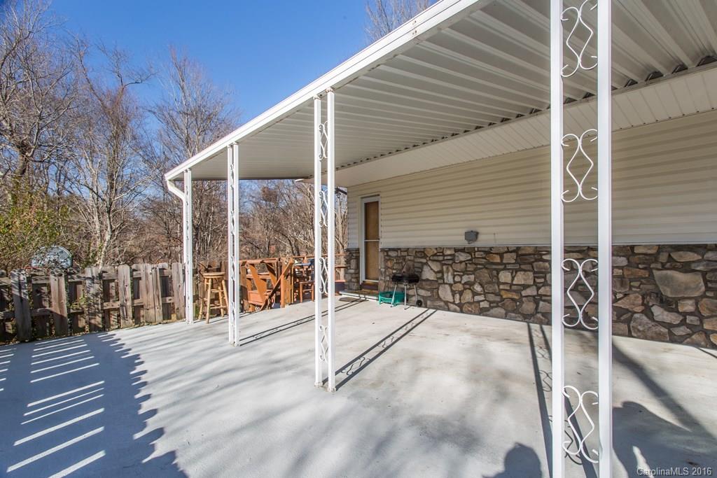 97 Maple Avenue Candler NC 28715