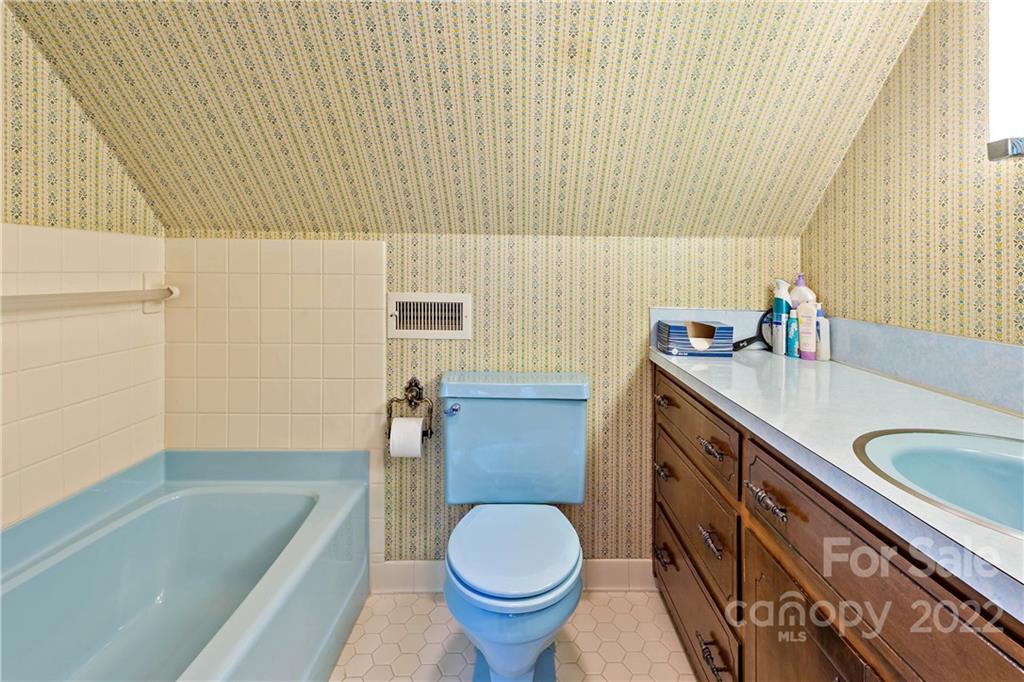 6309 N Shore Drive Nebo NC 28761